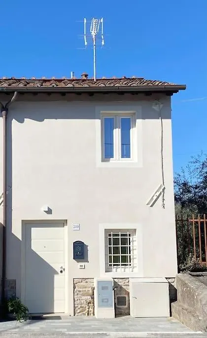 Relax&Business Wi-Fi, Tv Hd, Parcheggio Gratuito Villa Capannori 0*,  Italy